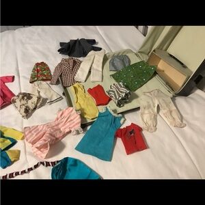 Mattel, Barbie case clothing bundle